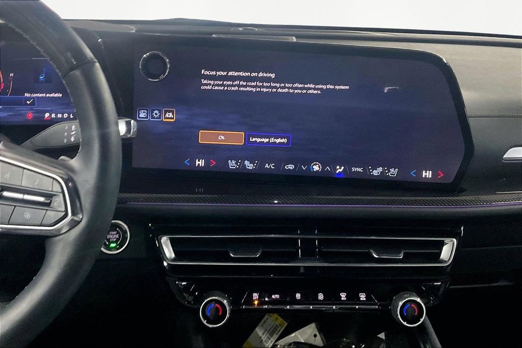 Used 2024 Chevrolet Traverse RS image 11