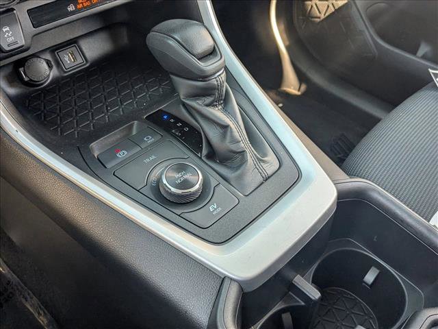 Used 2025 Toyota RAV4 LE AWD/4WD image 13