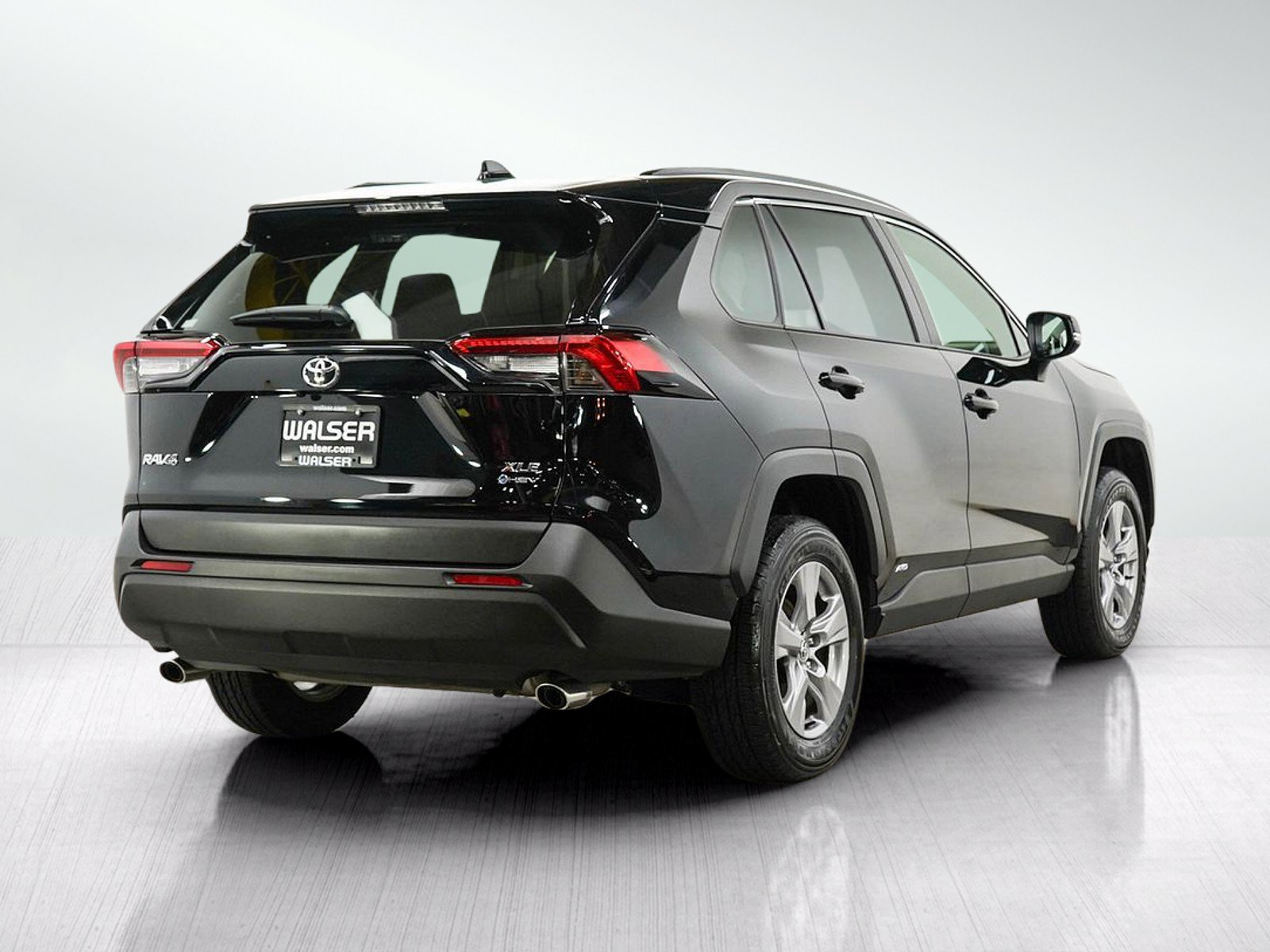 Used 2025 Toyota RAV4 XLE AWD/4WD image 5
