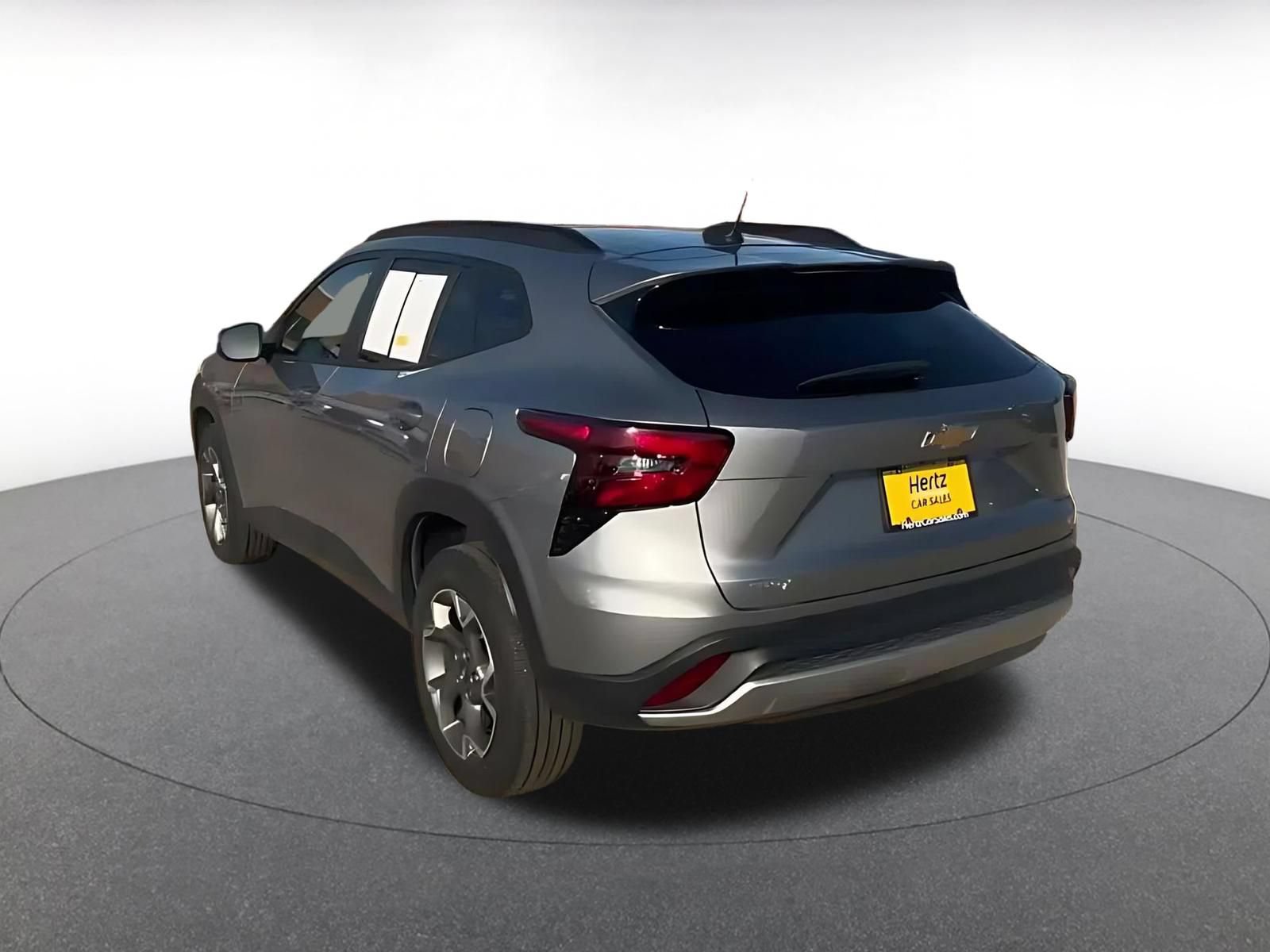 Used 2025 Chevrolet Trax LT FWD image 10