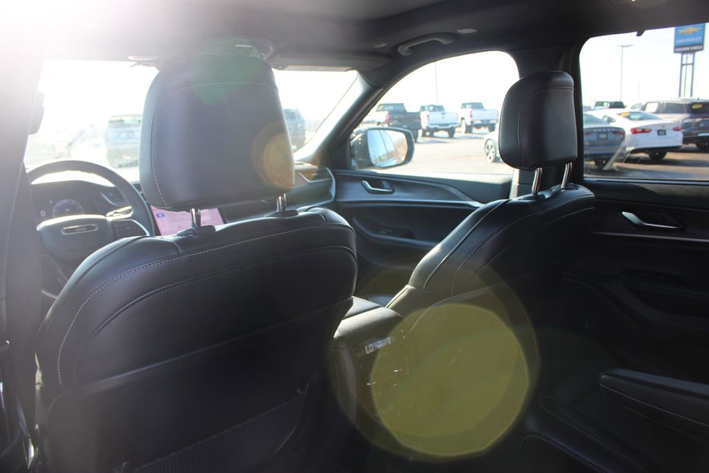 Used 2024 Jeep Grand Cherokee L Limited w/ Luxury Tech Group II image 26