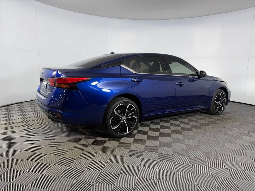 Used 2023 Nissan Altima 2.5 SR AWD/4WD image 8