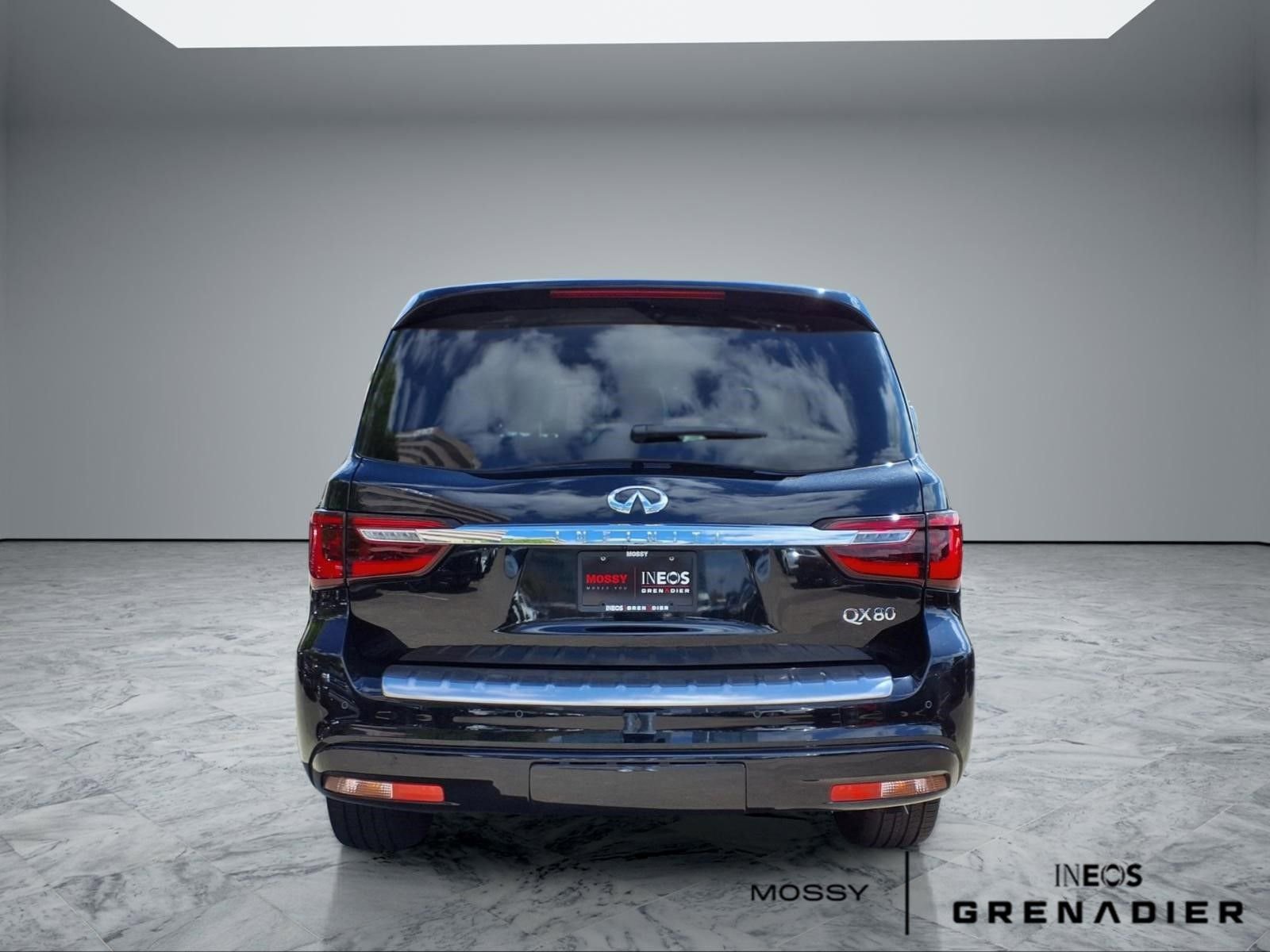 Used 2022 INFINITI QX80 Sensory w/ Cargo Package RWD image 6