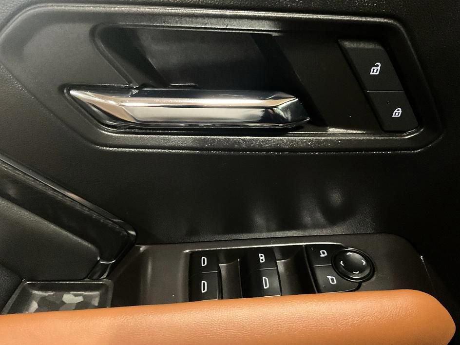 Used 2024 GMC Canyon AT4 w/ Canyon Safety Plus Package image 27