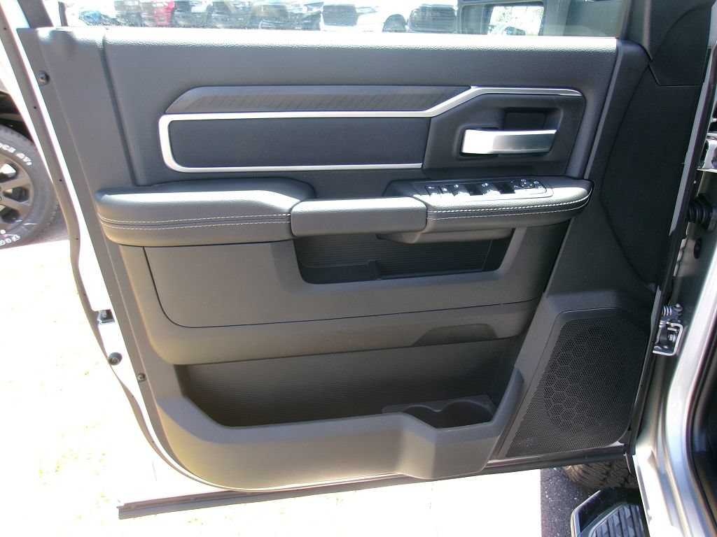 Used 2026 RAM 2500 Big Horn AWD/4WD image 6