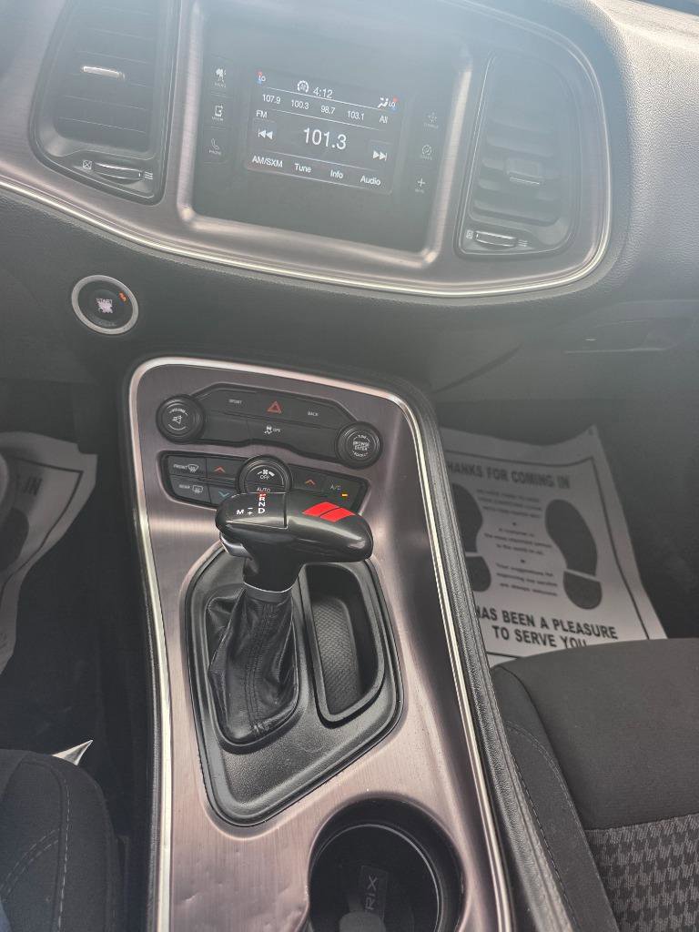 Used 2015 Dodge Challenger SXT RWD image 14