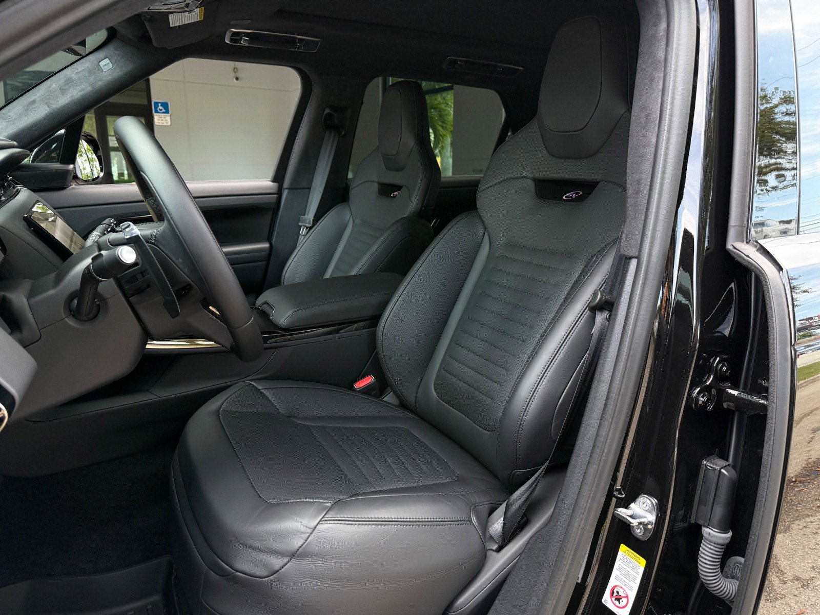 Used 2024 Land Rover Range Rover Sport AWD/4WD image 28