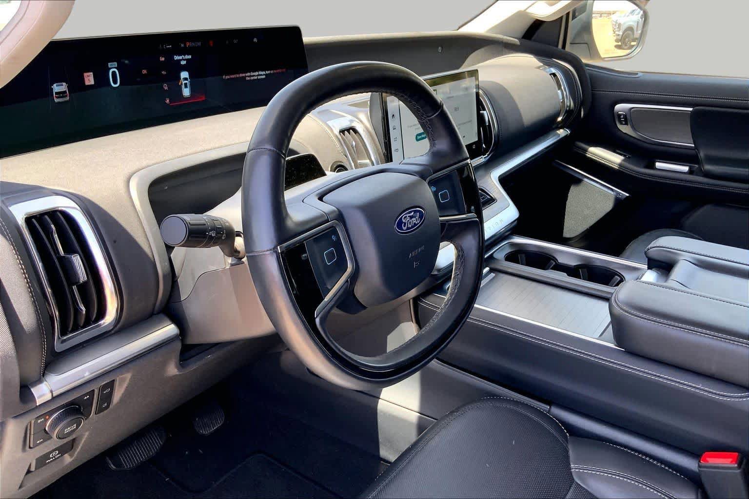 Used 2025 Ford Expedition Max Platinum AWD/4WD image 18
