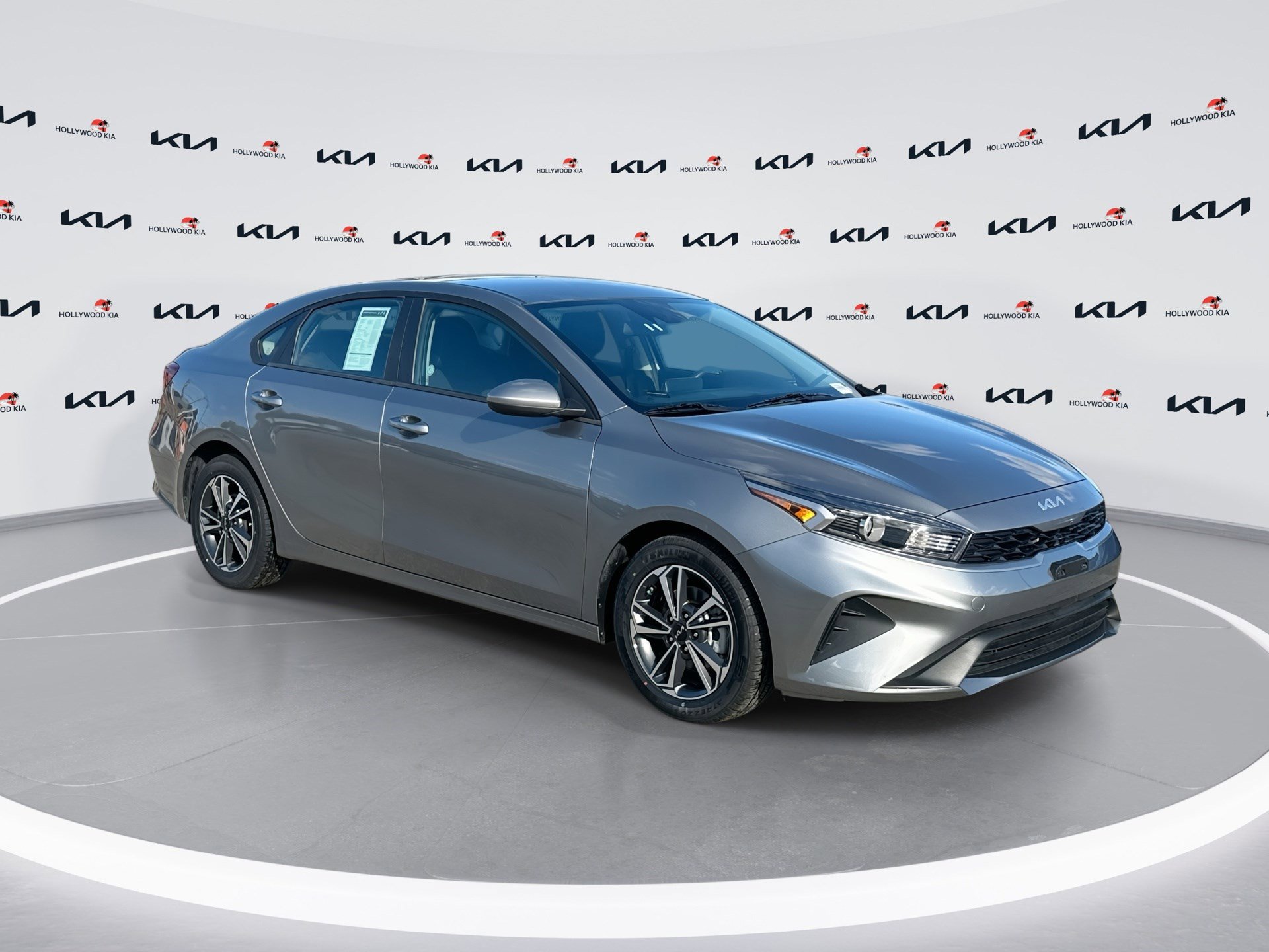 Used 2024 Kia Forte LXS image 1