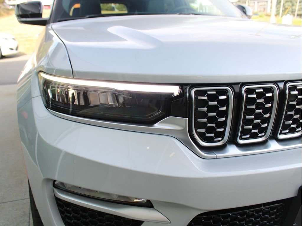 New 2025 Jeep Grand Cherokee Summit image 38