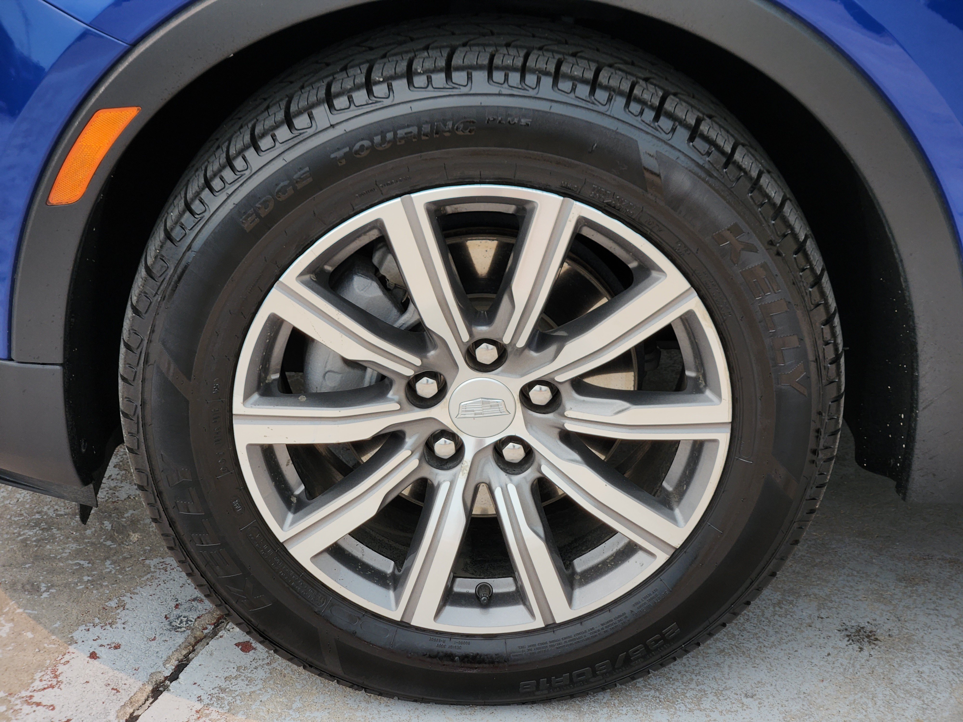 Used 2022 Cadillac XT4 Sport w/ Sun And Sound Package AWD/4WD image 15