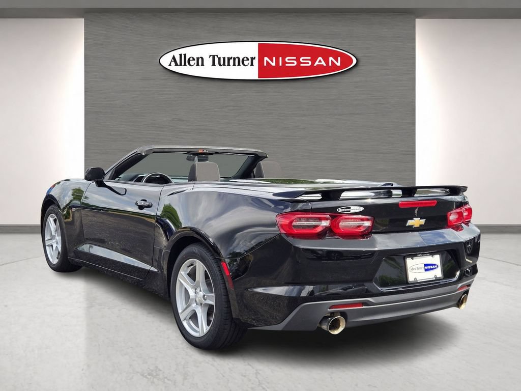 Used 2023 Chevrolet Camaro LT RWD image 8