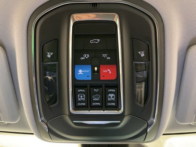 Used 2022 Jeep Grand Cherokee Limited AWD/4WD image 24