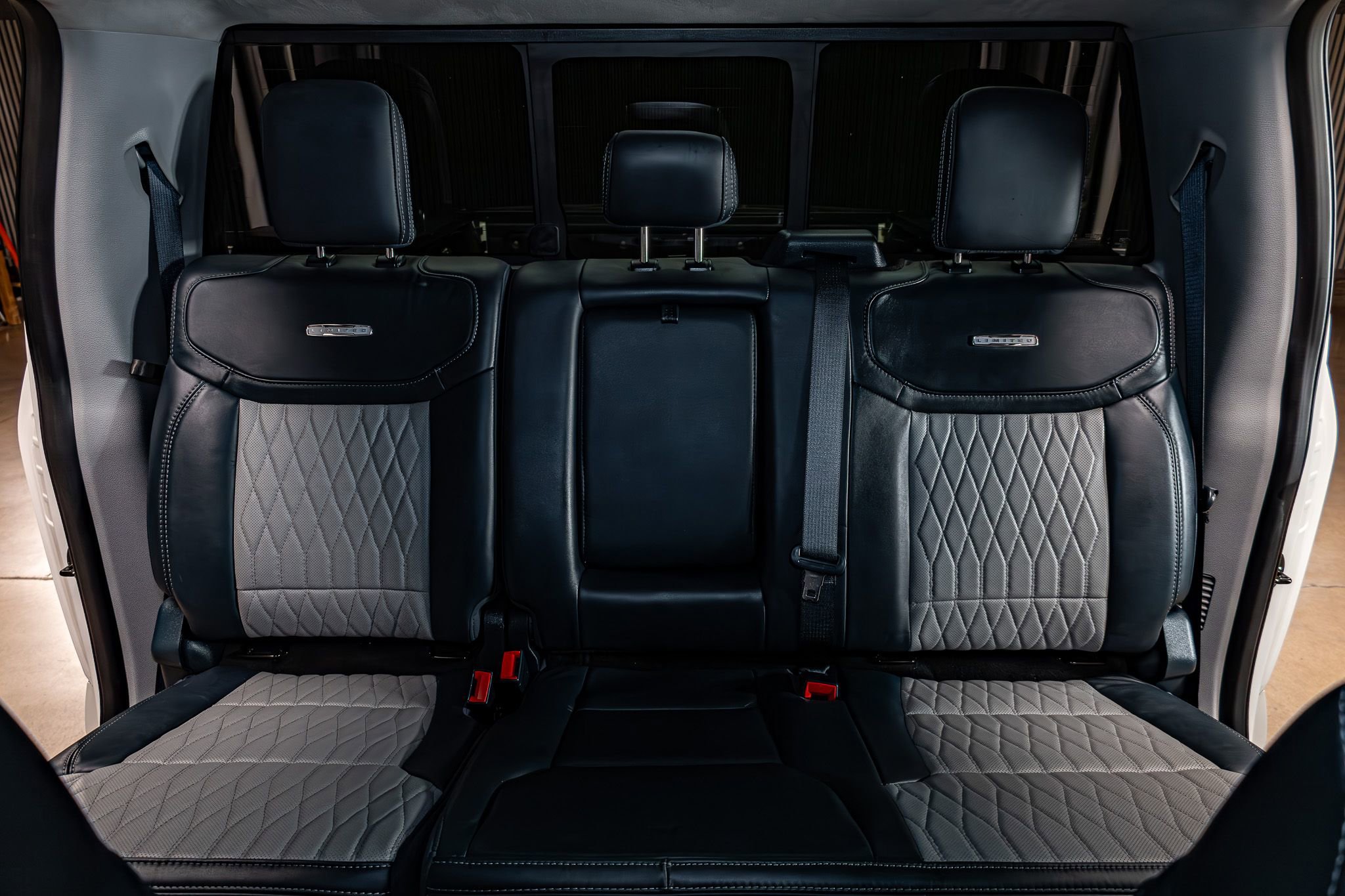 Used 2023 Ford F350 Limited w/ FX4 Off-Road Package image 27