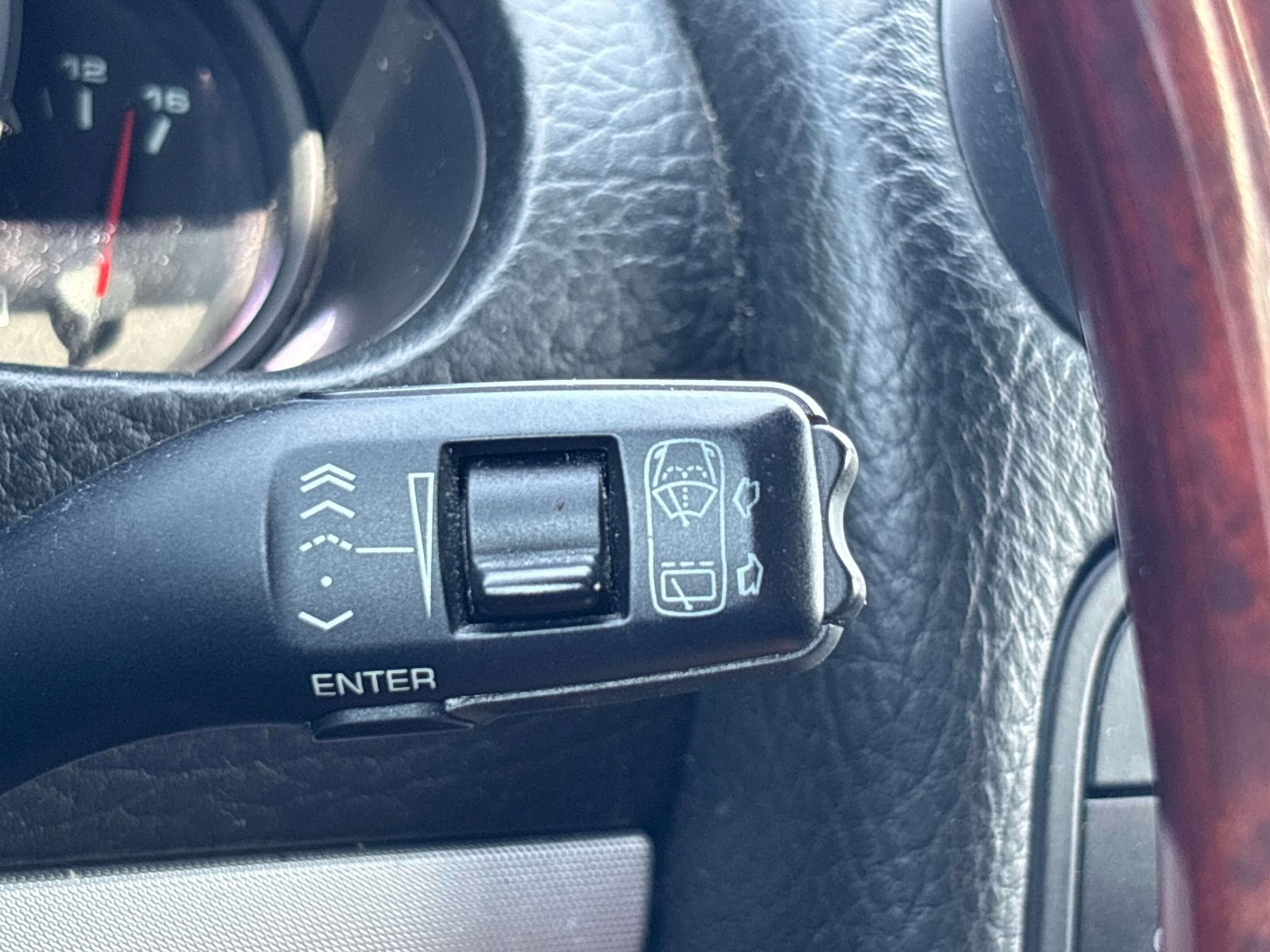 Used 2010 Porsche Cayenne AWD/4WD image 22