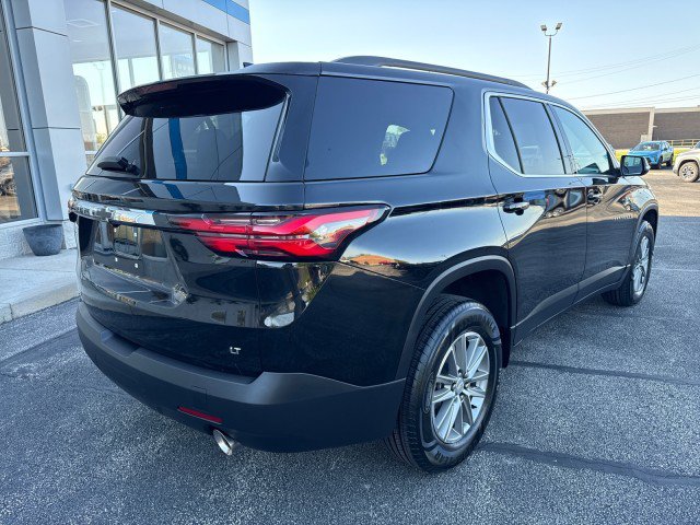 Used 2024 Chevrolet Traverse LT FWD image 3