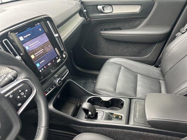 Certified 2025 Volvo XC40 B5 Core image 19
