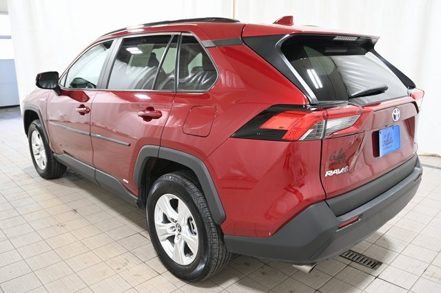 Used 2020 Toyota RAV4 LE image 10