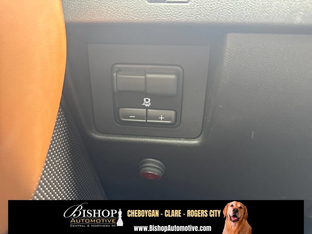 Used 2023 GMC Canyon AT4 w/ Canyon Safety Plus Package AWD/4WD image 24