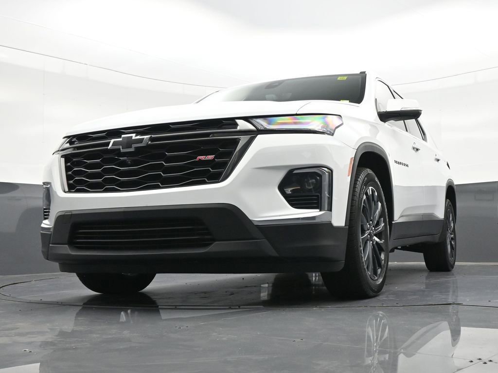 Used 2023 Chevrolet Traverse RS FWD image 36
