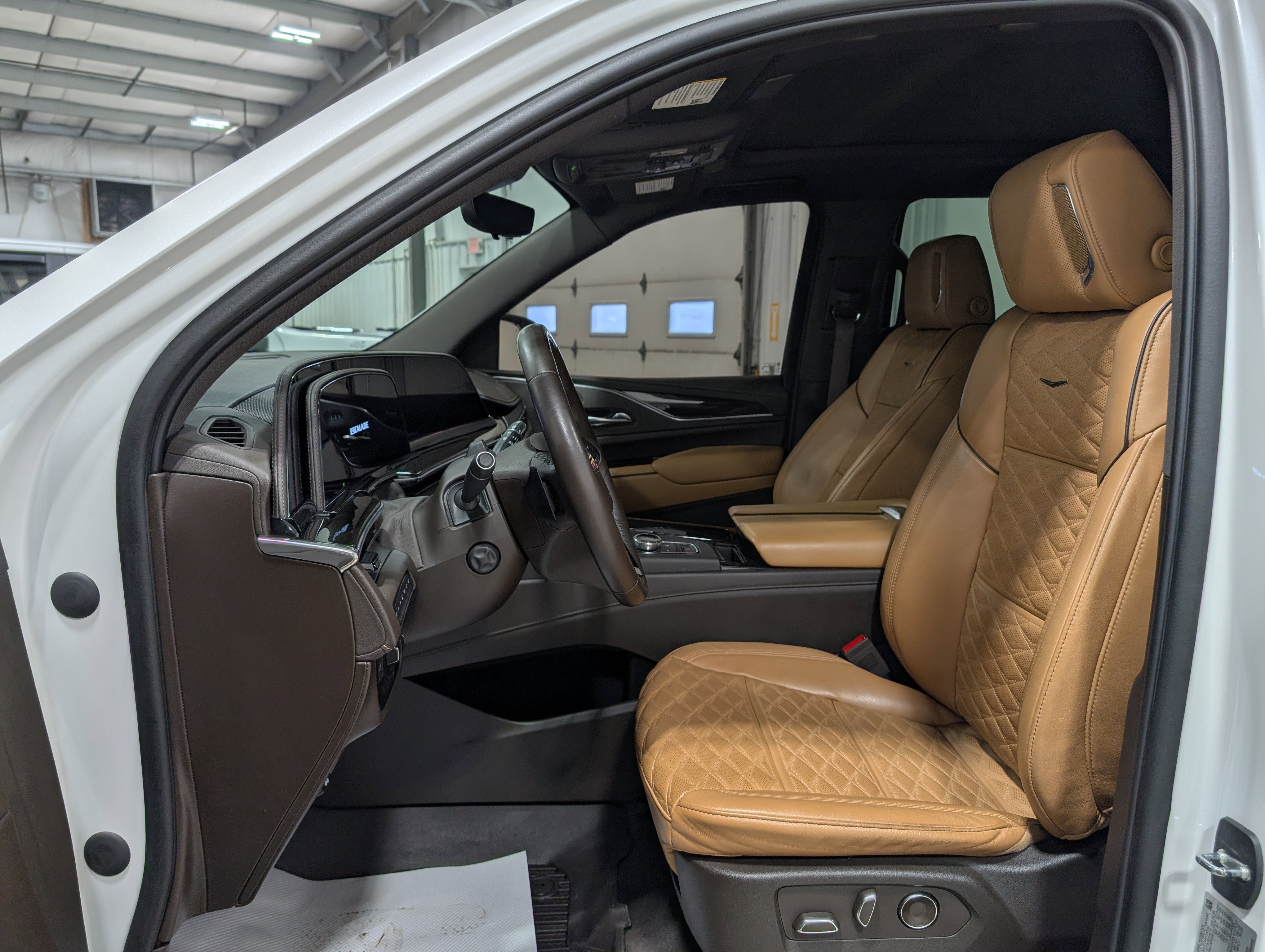 Used 2023 Cadillac Escalade Sport w/ LPO, ONYX Package AWD/4WD image 16