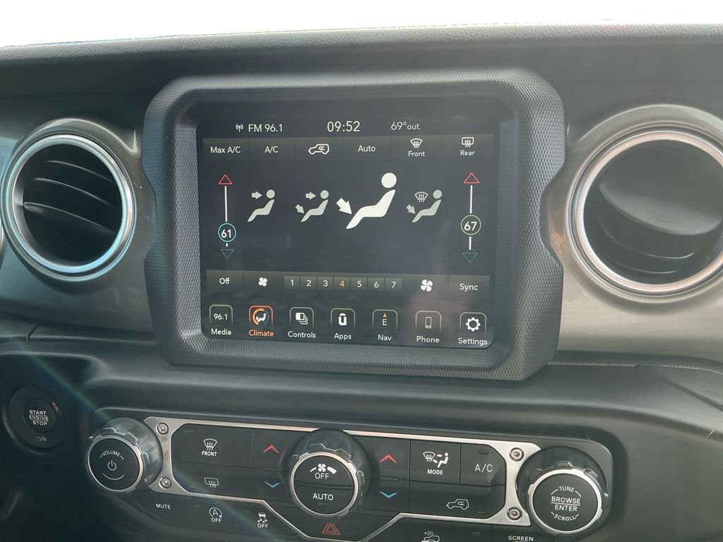 Used 2023 Jeep Wrangler Sahara image 18