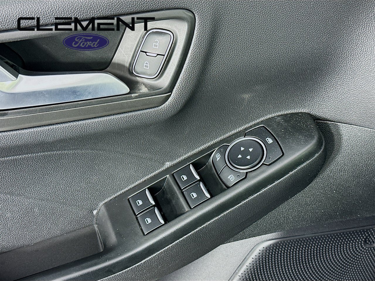 New 2025 Ford Escape SE FWD image 24