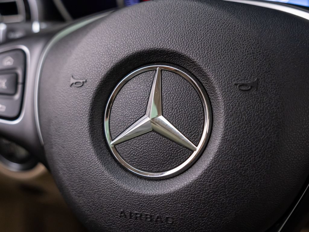 Used 2019 Mercedes-Benz GLC 300 4MATIC image 27