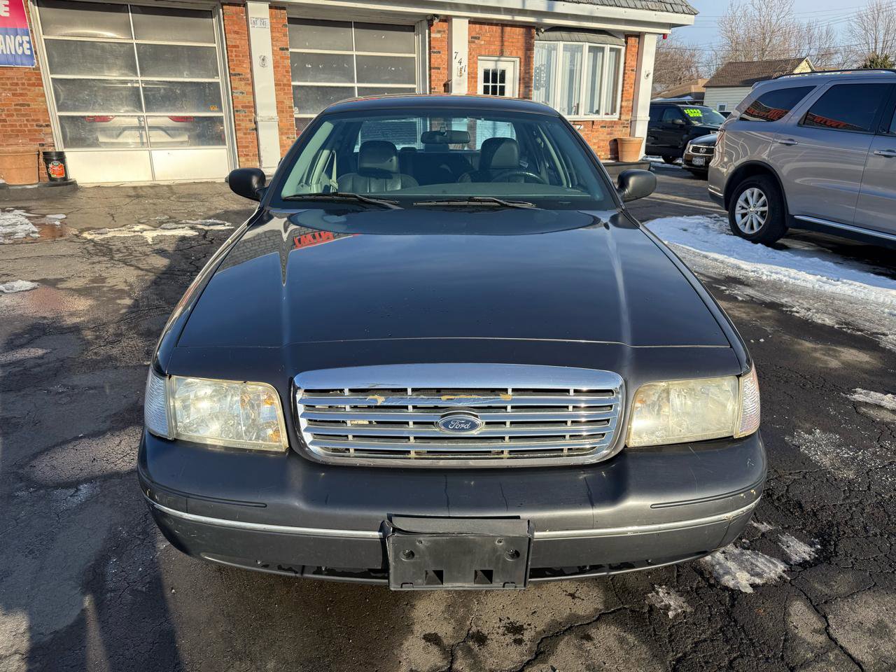 Used 2005 Ford Crown Victoria Police Interceptor RWD image 2