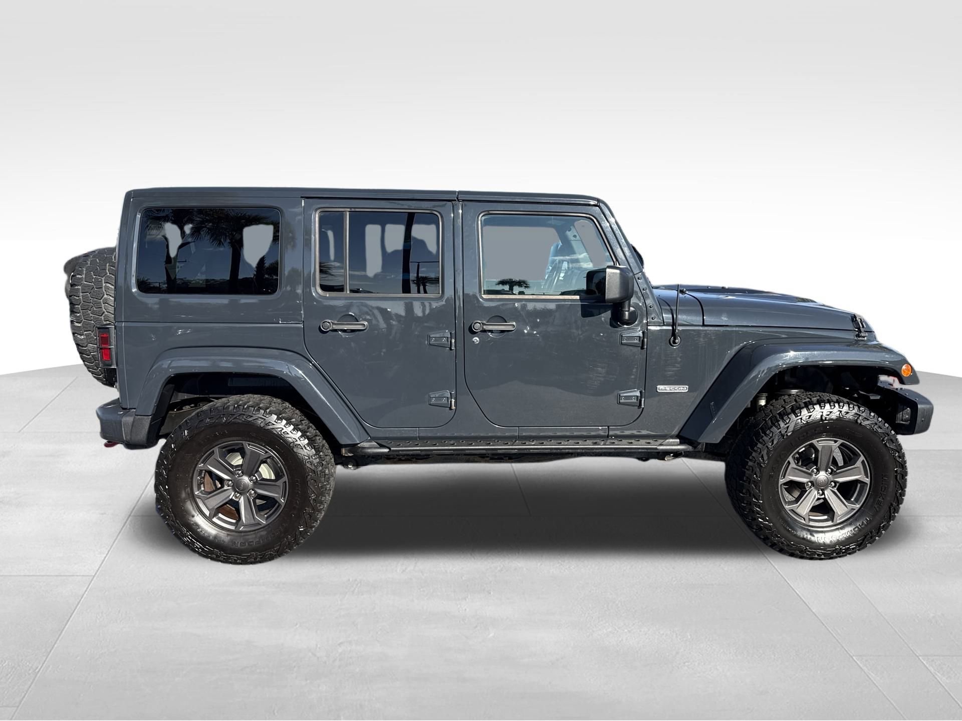Used 2017 Jeep Wrangler Unlimited Rubicon image 9