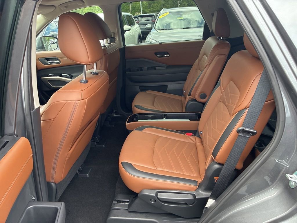 Certified 2023 Nissan Pathfinder Platinum AWD/4WD image 30