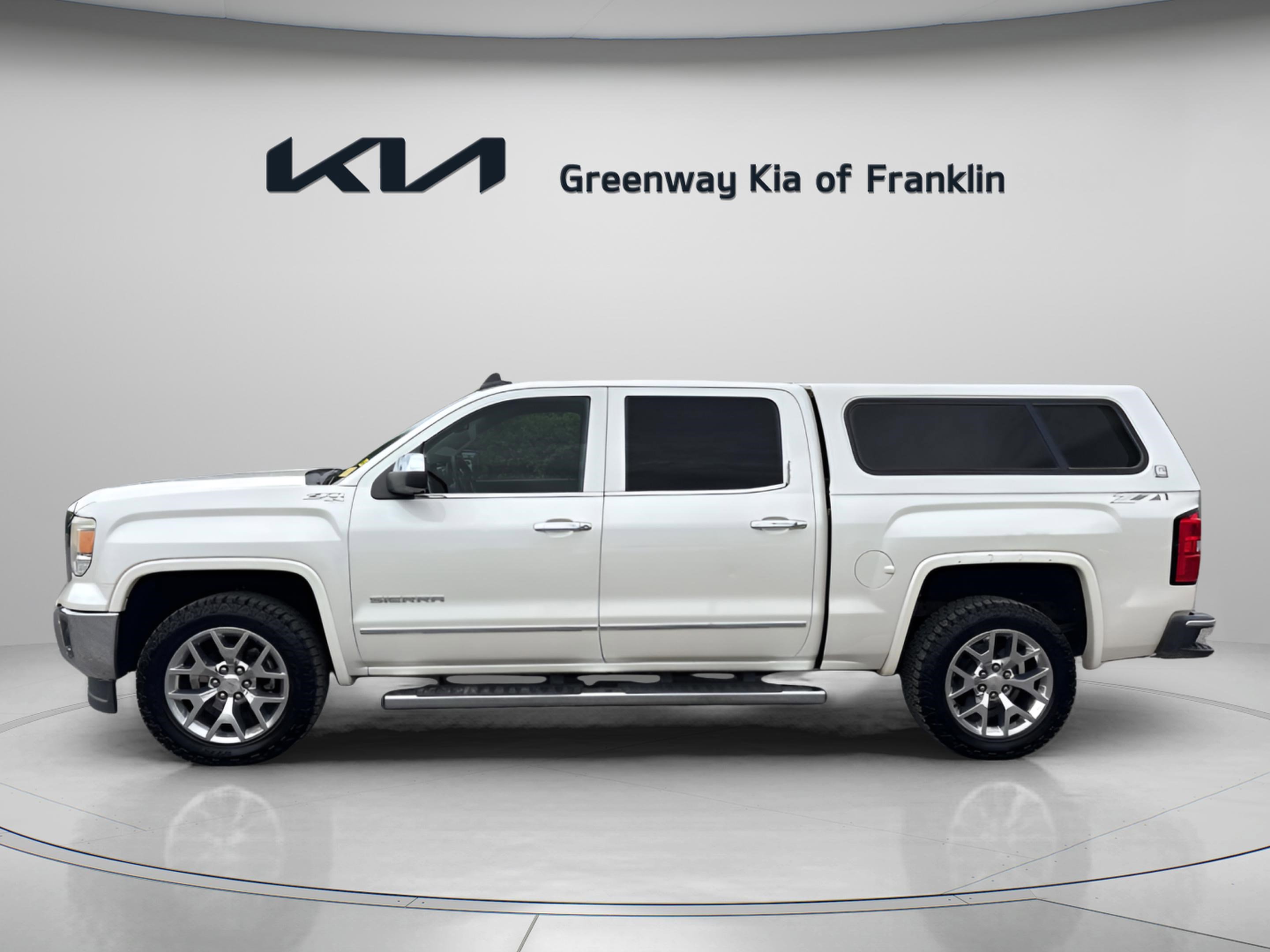 Used 2015 GMC Sierra 1500 SLT w/ SLT Crew Cab Value Package image 4