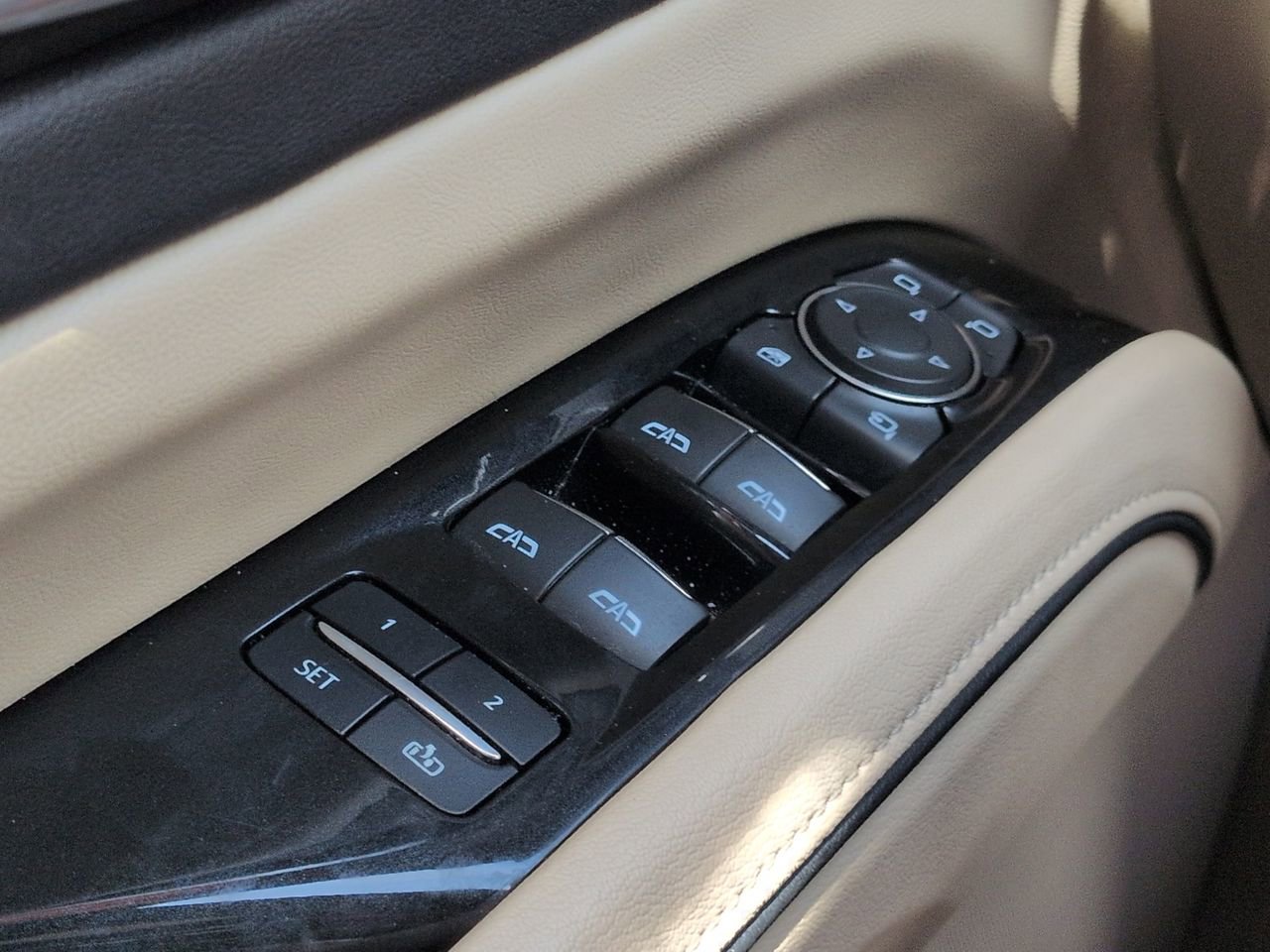 Used 2024 Cadillac Escalade Premium Luxury RWD image 25