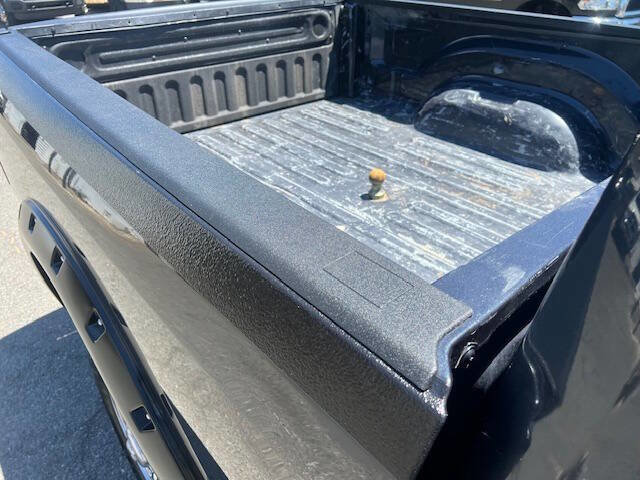 Used 2018 RAM 2500 SLT image 16