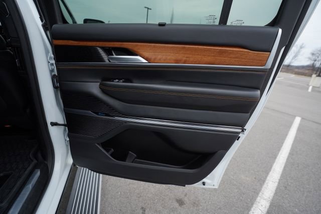 Used 2024 Jeep Grand Wagoneer L Series III image 24