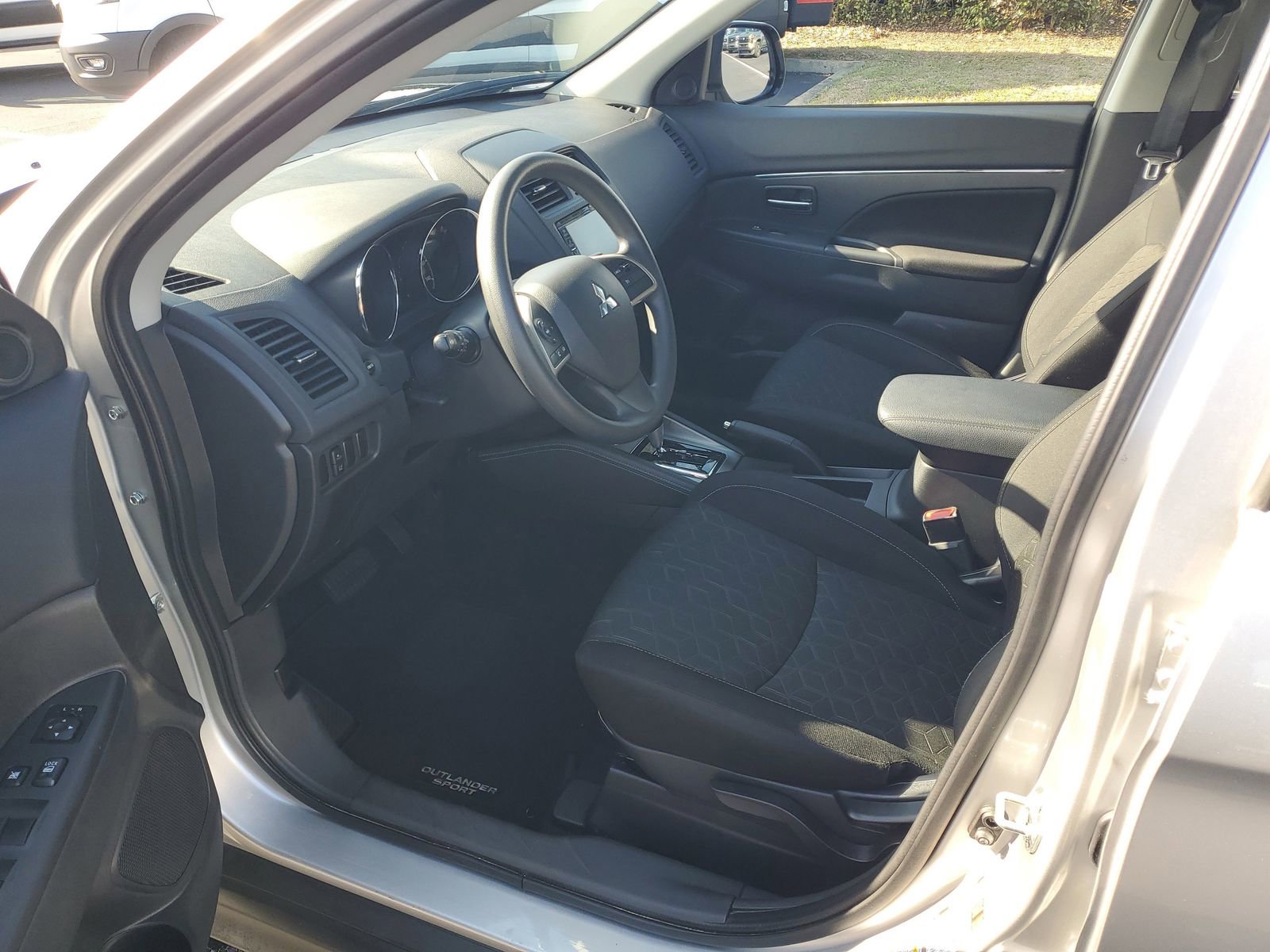 Used 2025 Mitsubishi Outlander Sport ES AWD/4WD image 14
