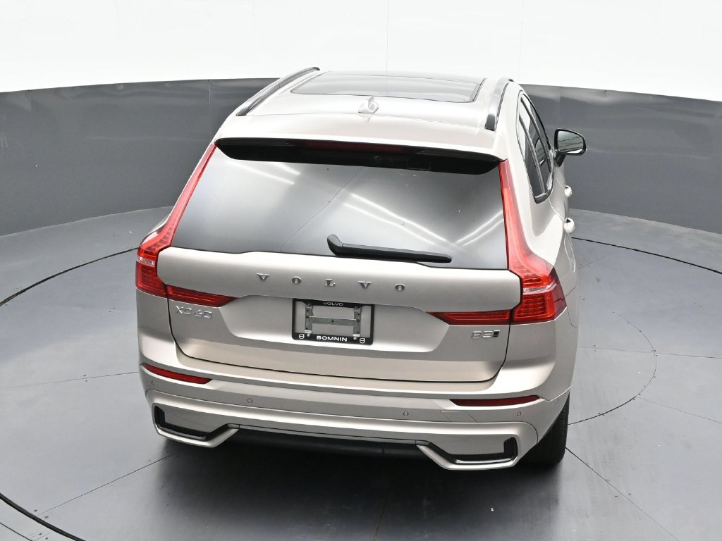 Certified 2024 Volvo XC60 B5 Plus AWD/4WD image 24