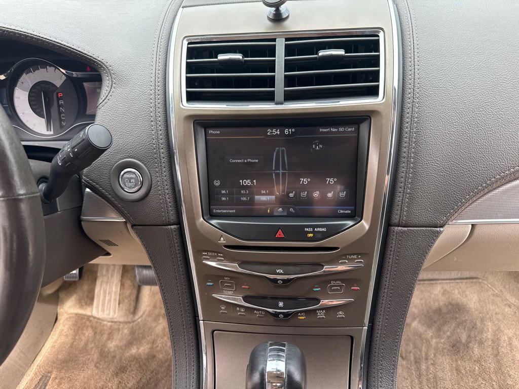 Used 2012 Lincoln MKX AWD image 21
