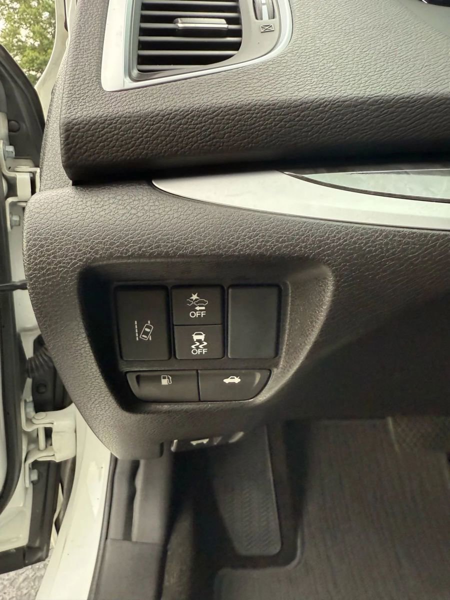 Used 2018 Acura TLX FWD image 16