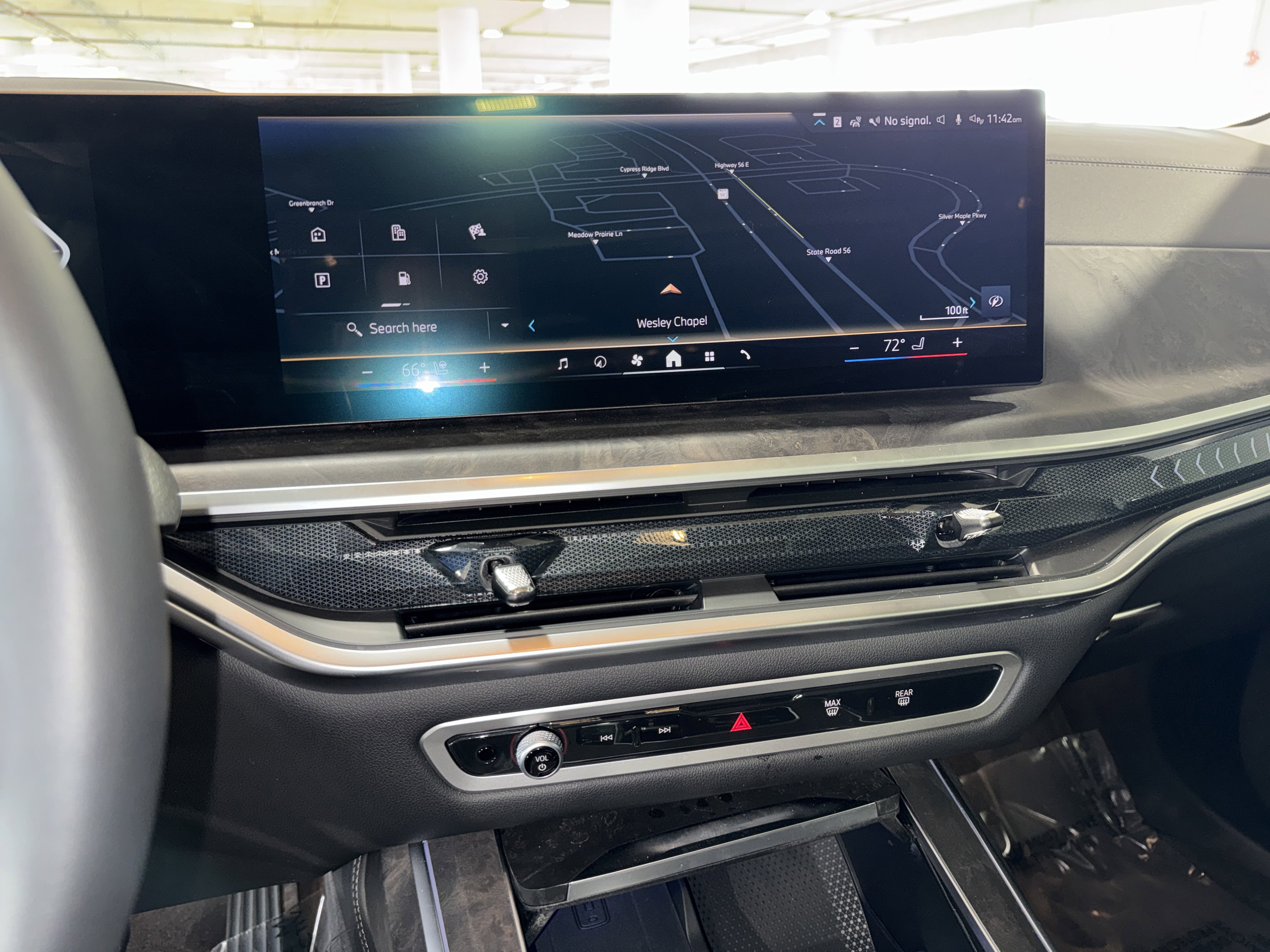 Certified 2025 BMW X7 xDrive40i image 28