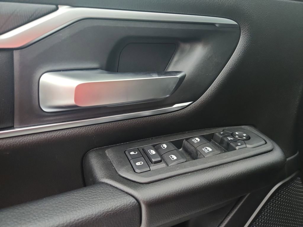 New 2026 RAM 1500 4x4 Crew Cab image 21