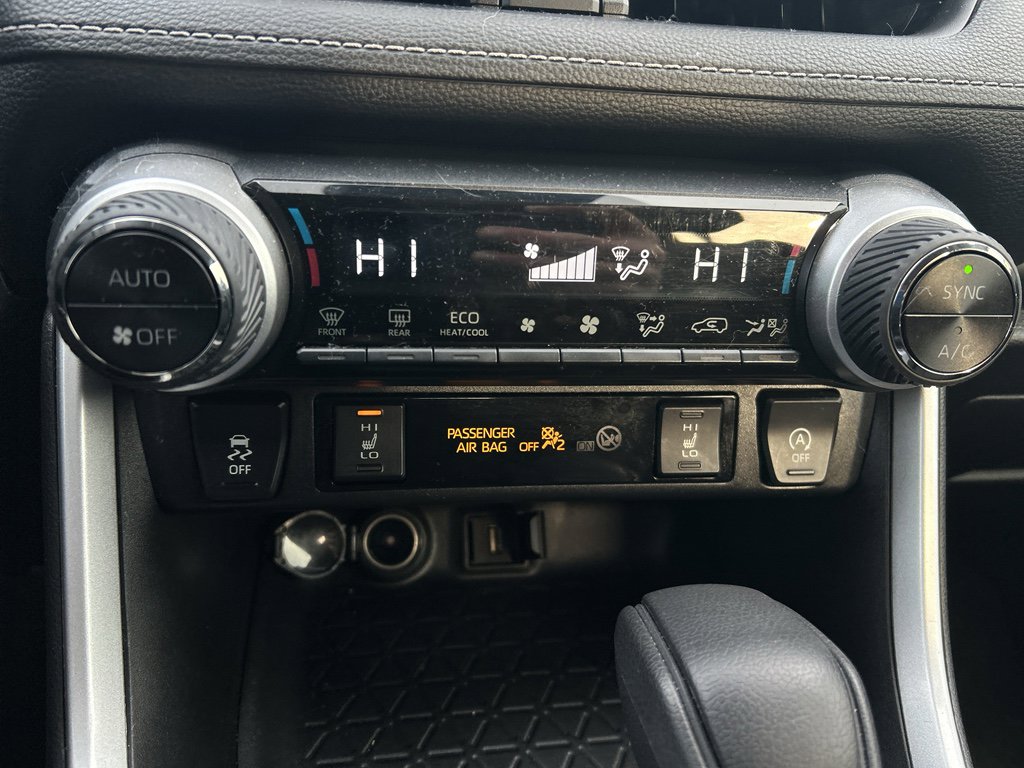 Used 2021 Toyota RAV4 XLE w/ XLE Grade Weather Package image 12