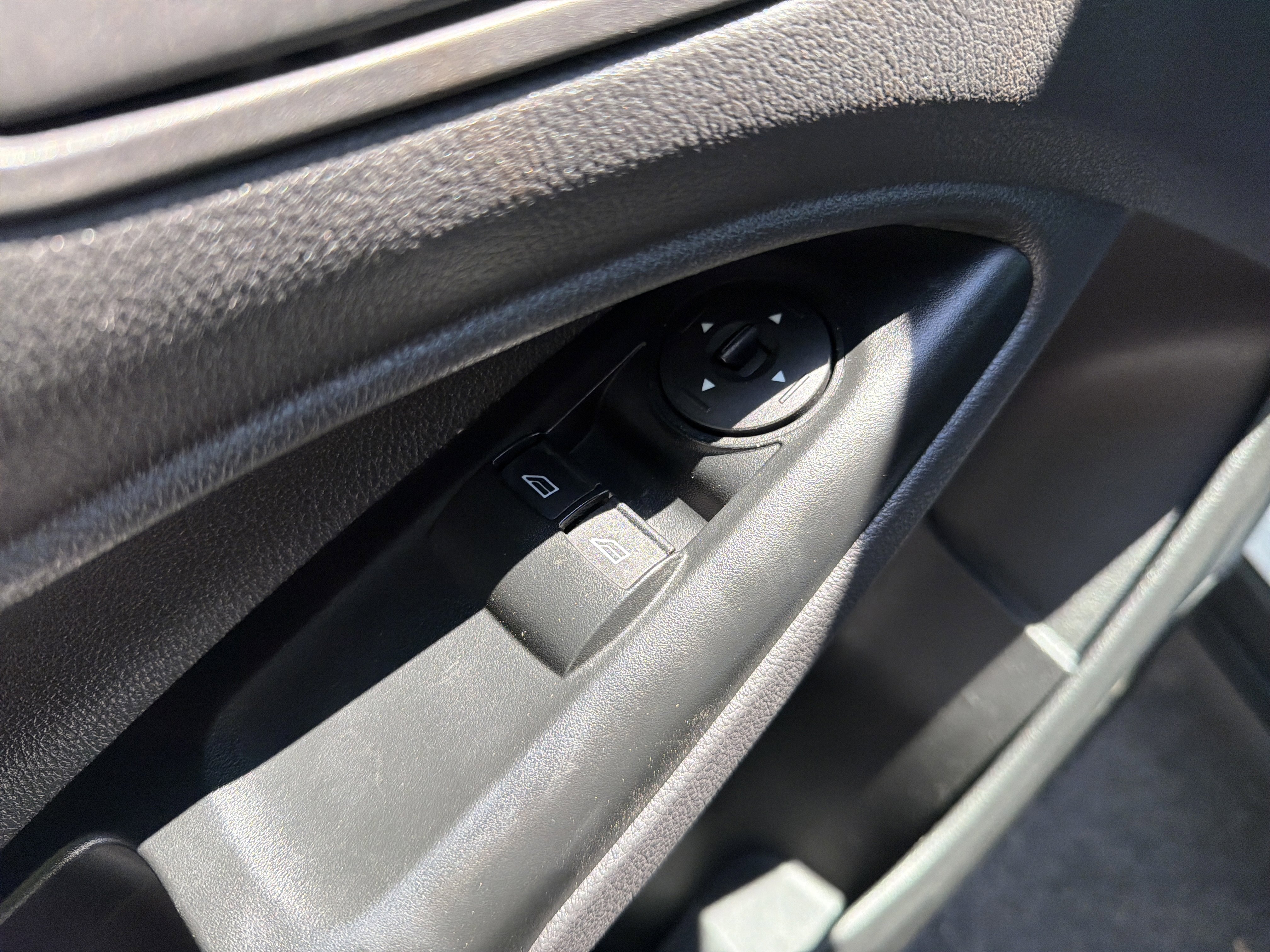 Used 2018 Ford Transit Connect XL FWD image 15