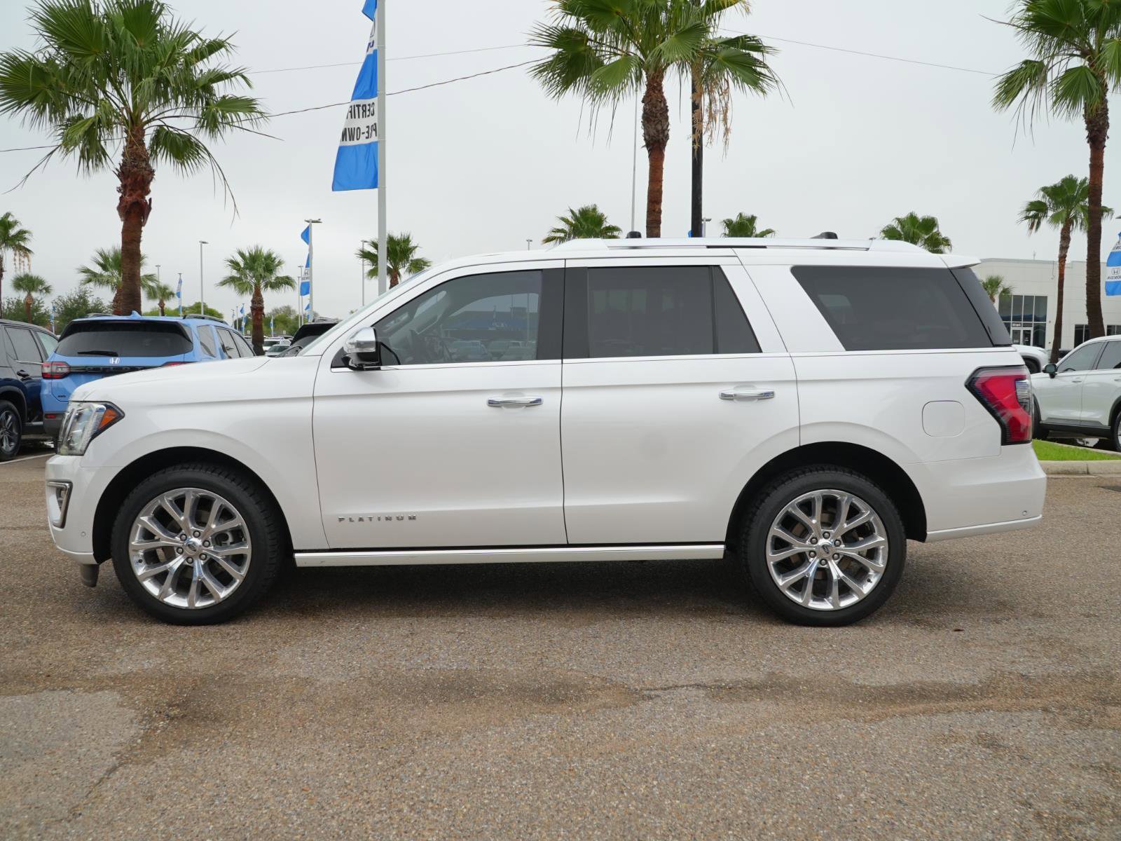Used 2018 Ford Expedition Platinum image 11