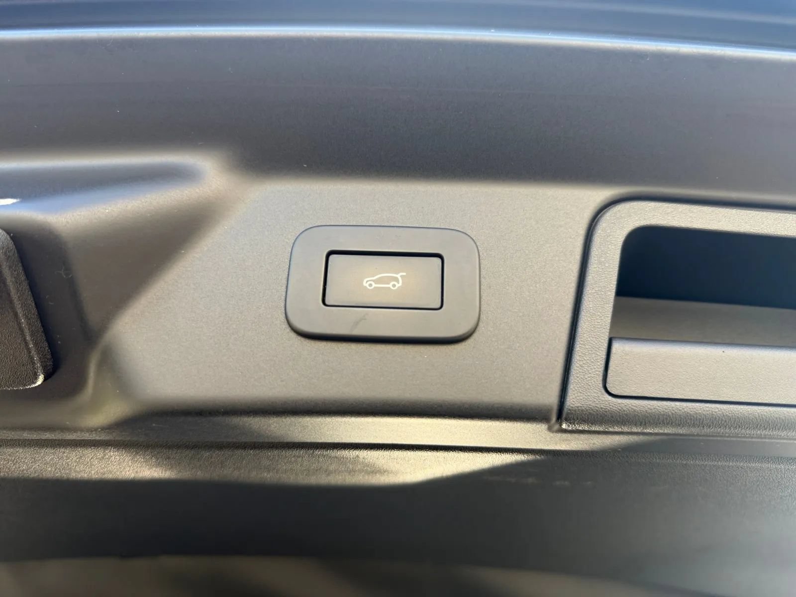 Used 2024 Land Rover Range Rover Velar Dynamic SE AWD/4WD image 28