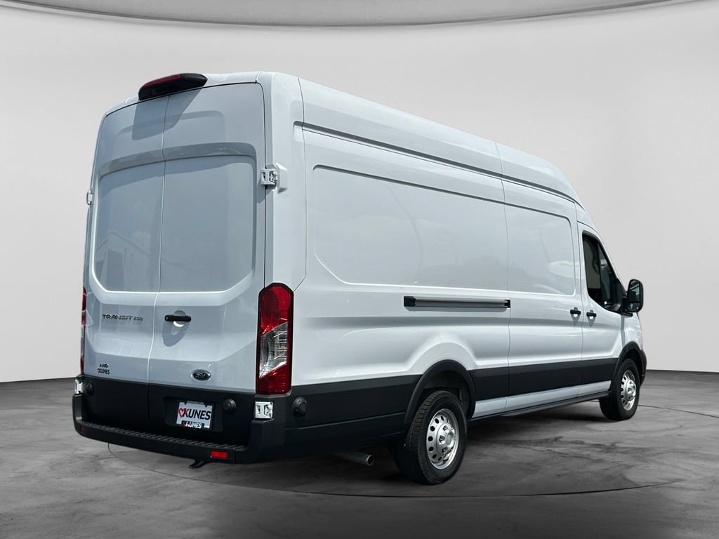 Used 2025 Ford Transit 250 148 High Roof Extended AWD w/ Load Area Protection Package image 9
