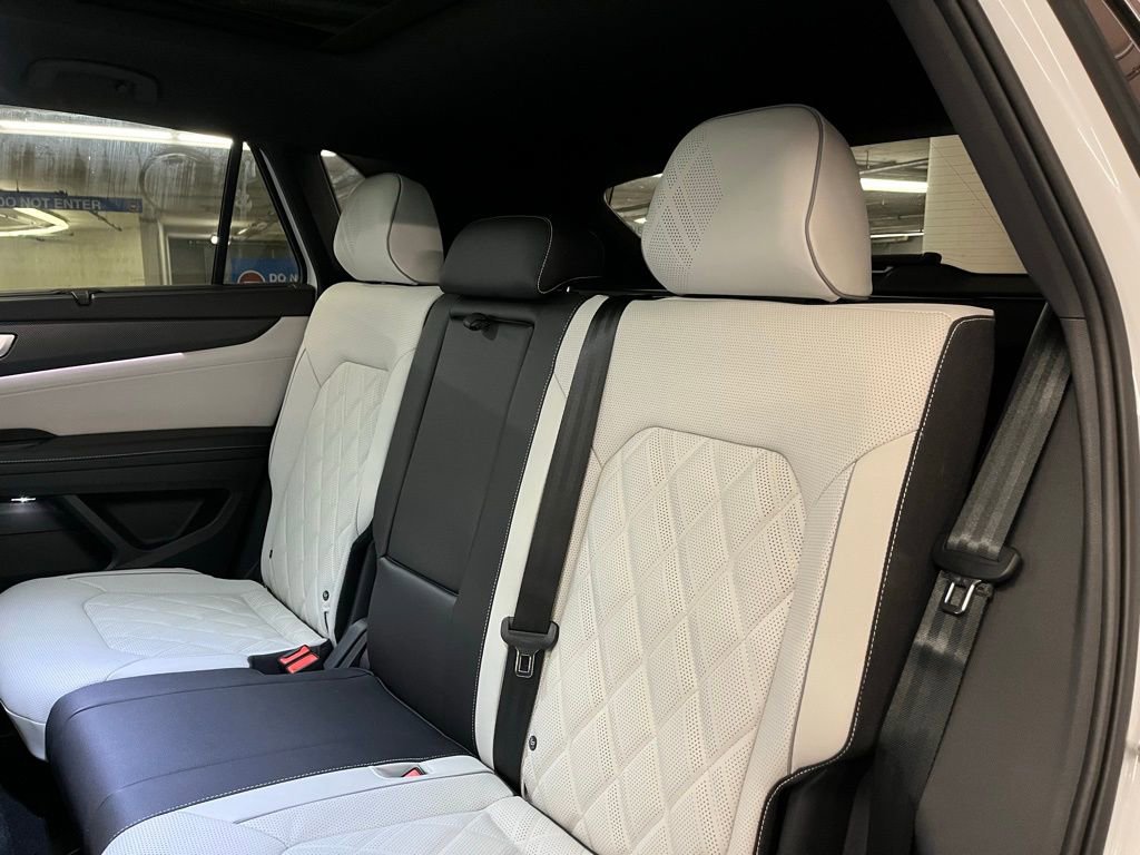 New 2026 Volkswagen Atlas Cross Sport SEL Premium R-Line image 22