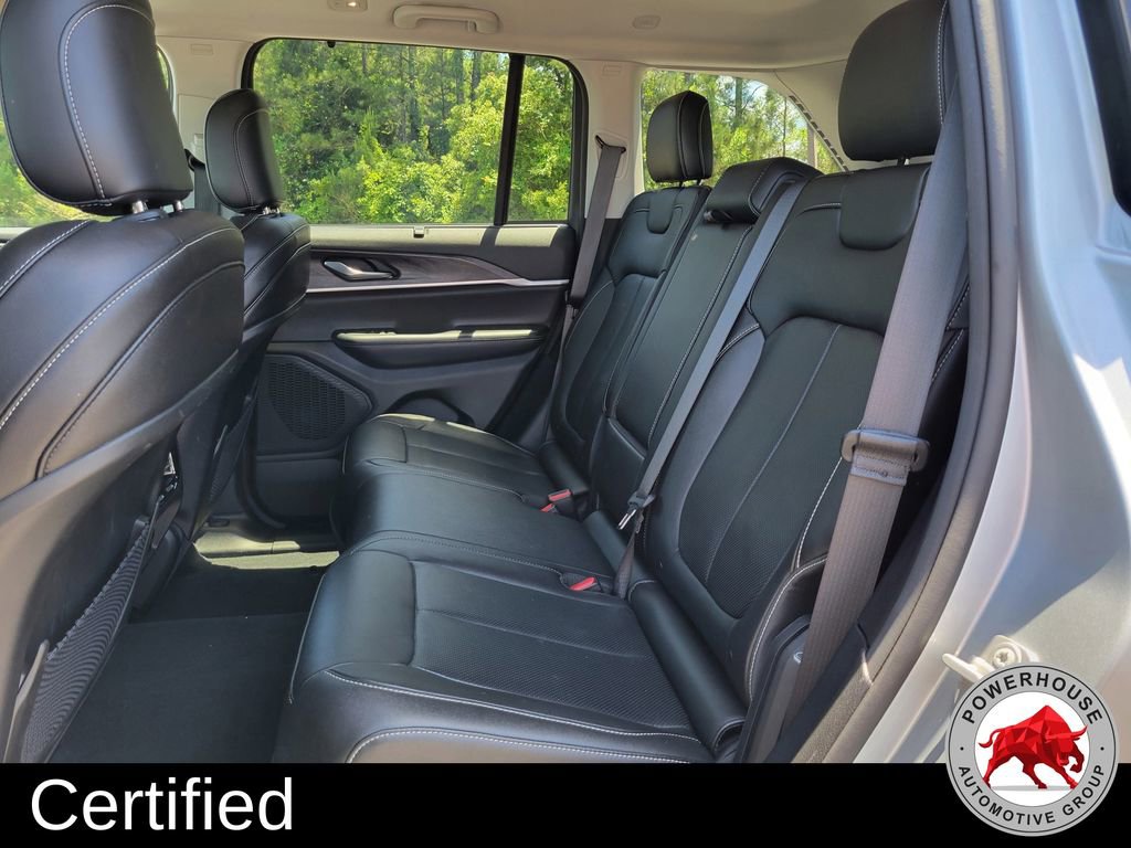 Used 2023 Jeep Grand Cherokee Limited w/ Luxury Tech Group II RWD image 17