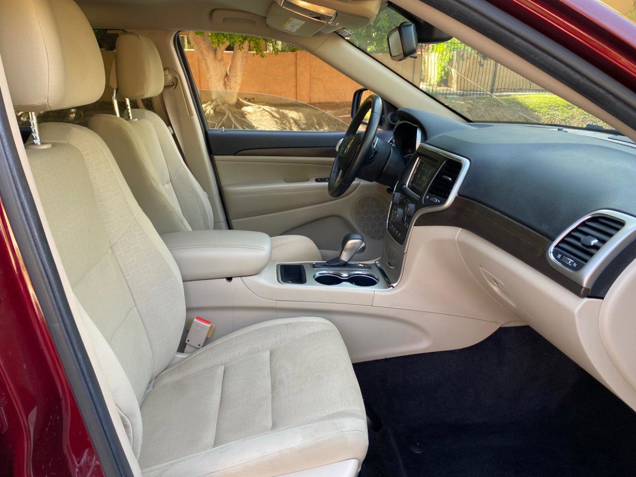 Used 2016 Jeep Grand Cherokee Laredo image 58