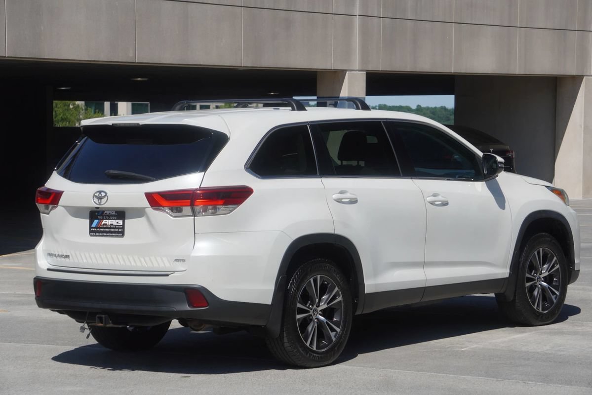 Used 2019 Toyota Highlander LE AWD/4WD image 26